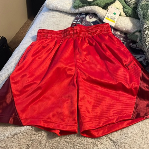 Nike Women's‎ Red Drawstring Pull on Basketball Shorts Size Small Loose Fit New - Picture 1 of 7